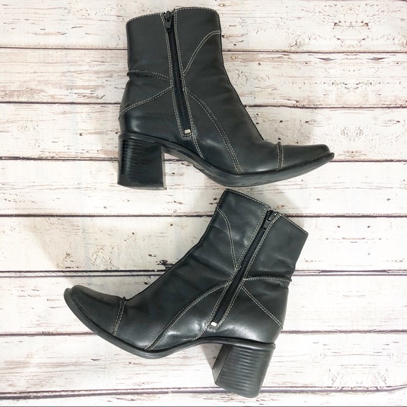 Clarks Shoes - Clarks 31835 Black Leather Zip Ankle Boots - 7.5M